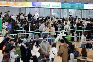 인천공항, 하루 이용객 20만명 돌파..코로나19 이후 처음