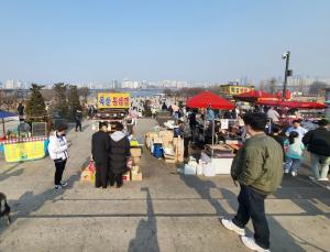 서울시 “한강공원 불법노점 퇴출... 선처는 없다”